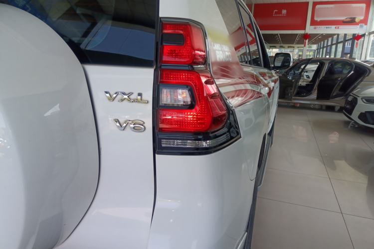 Used Toyota Prado 2019 3.5L Automatic TX-L Deluxe Edition with Rear-Mounted Spare Tire Right Rear Taillight