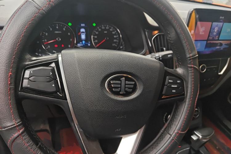 Used FAW Senya R7 2017 Smart Connected Version 1.6L Automatic Enjoyment Model Steering Wheel