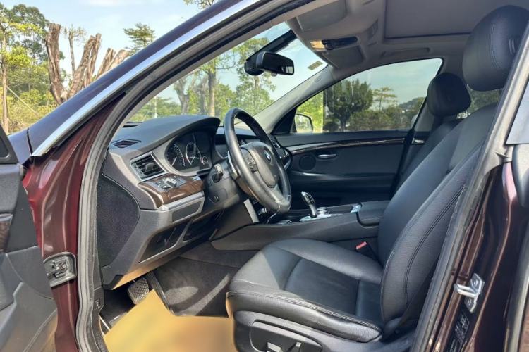 Used BMW 5 Series GT 2014 535i Leading Model