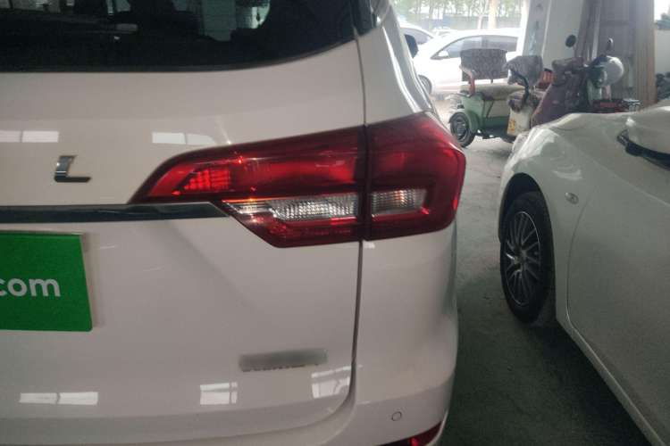 Used Haval M6 2018 Revised Version 1.5T DCT Two-Wheel Drive Elite Edition
