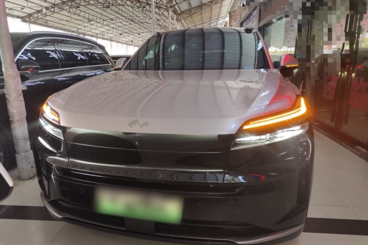 Used ONVO Luxeed L90 2025 Model—Ultra Six-Seater Version
