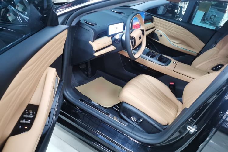 Used Geely Galaxy Galaxy 8 2025 130km EM-i Deluxe Edition
