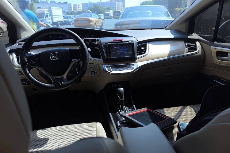 Used Honda Jade 2013 1.8L automatic Comfort version 5 seats