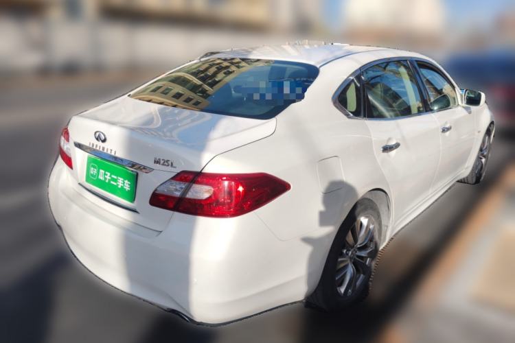 Used Infiniti M Series 2012 M25L Comfort Edition
