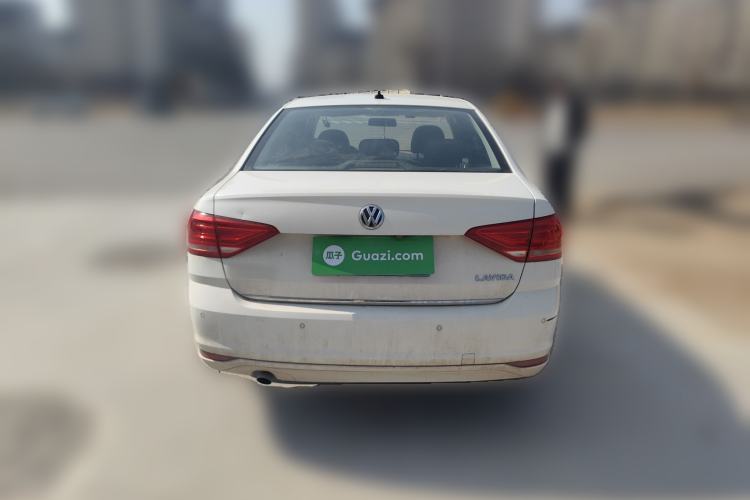 Used Volkswagen Lavida 2015 1.6L Automatic Comfort Edition
