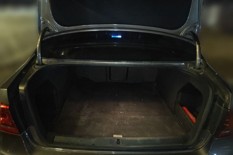 Used Volkswagen Magotan 2015 1.8TSI Advanced Model Trunk