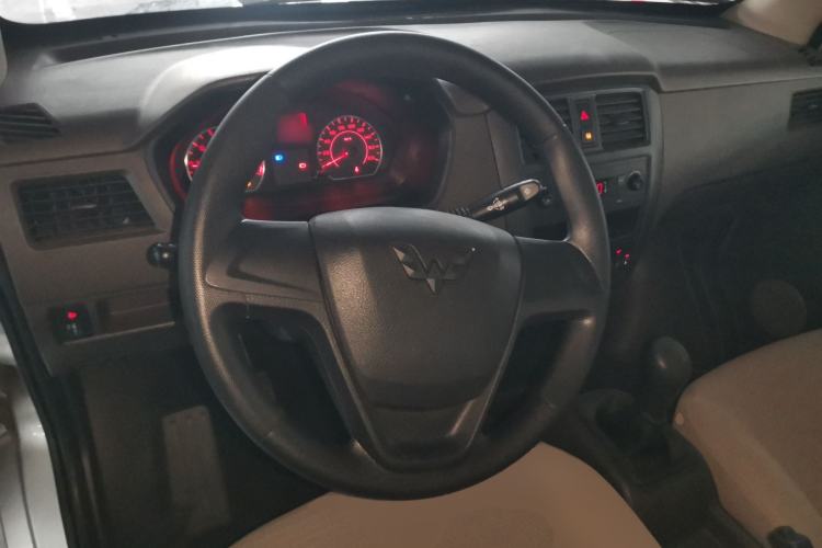 Used Wuling Rongguang S 2023 1.5L Basic Enclosed-Window Vehicle 2 Seats
