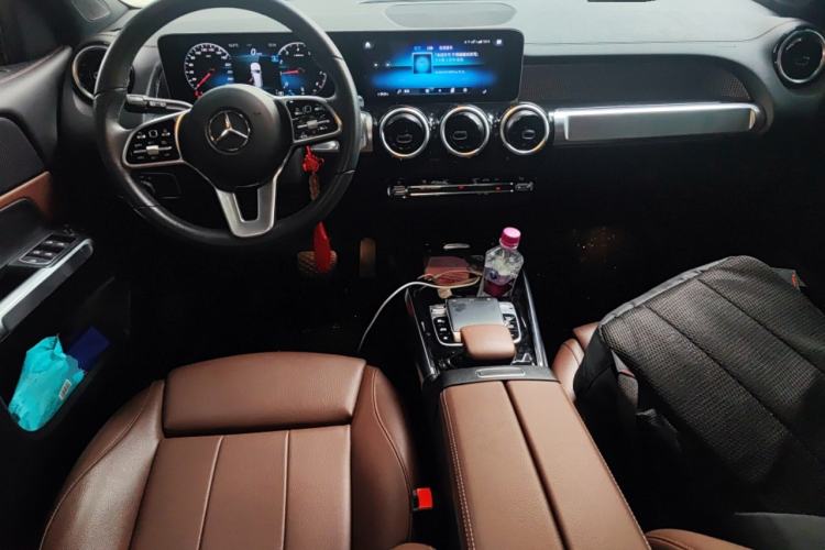 Used Mercedes-Benz GLB 2020 GLB 200 Dynamic Edition Center Console