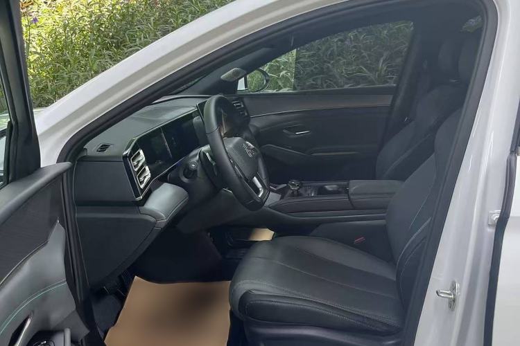 Used BYD Qin L 2025 DM-i Smart Drive 120KM Excellence Model