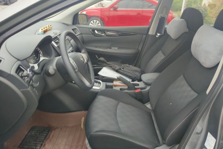 Used Nissan Tiida 2016 1.6L CVT Cool Dynamic Edition Left Front Seat