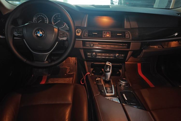 Used BMW 5 Series 2014 525Li Luxury Design Package Center Console