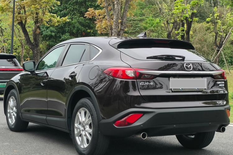 Used Mazda CX-4 2018 2.0L Automatic Two-Wheel Drive Blue Sky Dynamic Version China V Standard Exterior 5
