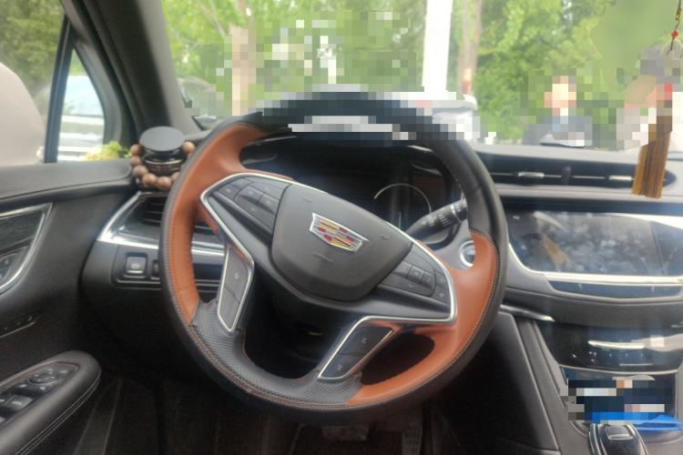 Used Cadillac XT5 2021 2.0T Two-Wheel Drive Luxury Version Steering Wheel