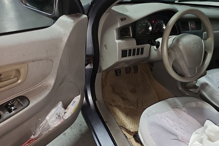 Used FAW Xiali N5 2011 1.0L Manual Standard Edition
