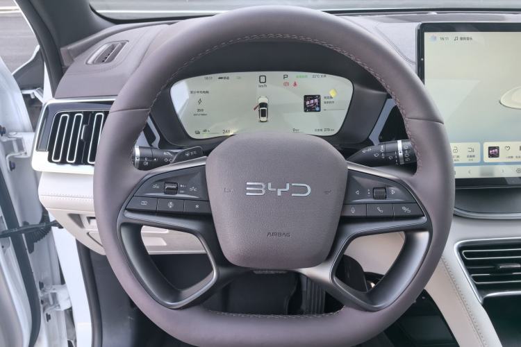 Used BYD Song PLUS New Energy 2025 EV Intelligent Driving Version 520km Premium Model Steering Wheel
