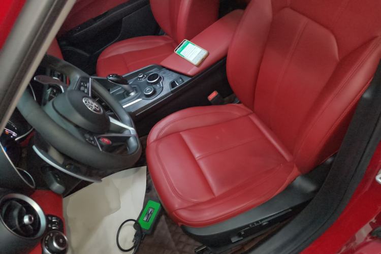 Used Alfa Romeo Giulia 2019 2.0T 280HP Luxury Edition
