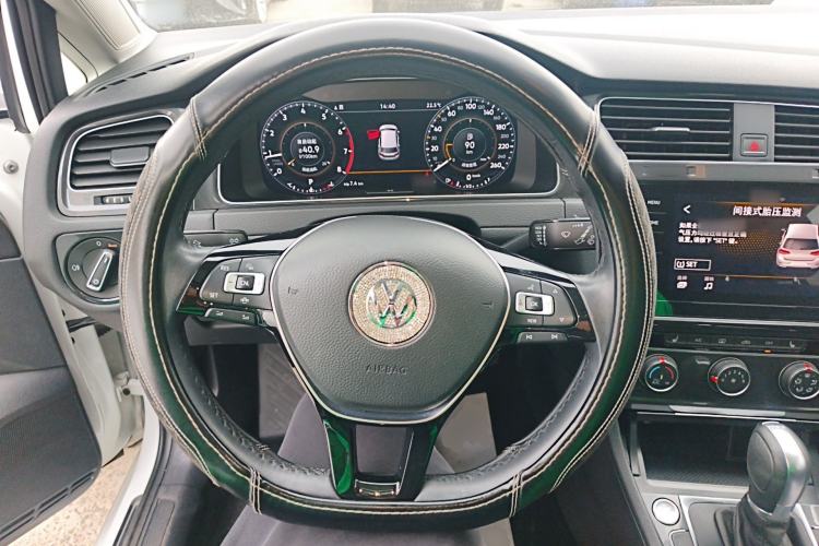 Used Volkswagen Golf 2020 280TSI DSG Luxury Edition Steering Wheel