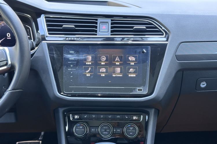 Used Volkswagen Tiguan L 2021 330TSI Automatic Two-Wheel Drive R-Line Enhanced Edition Audio And AC Panel