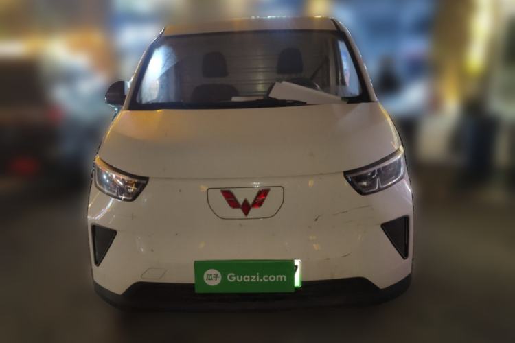 Used Wuling Yangguang 2024 300km Range Practical Window-Sealed Version 60kW Front