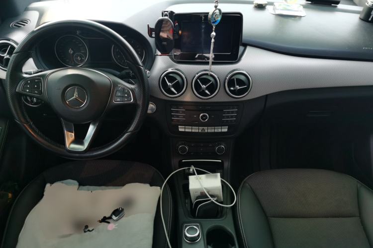 Used Mercedes-Benz B-Class 2015 B 200 Sport Edition Center Console