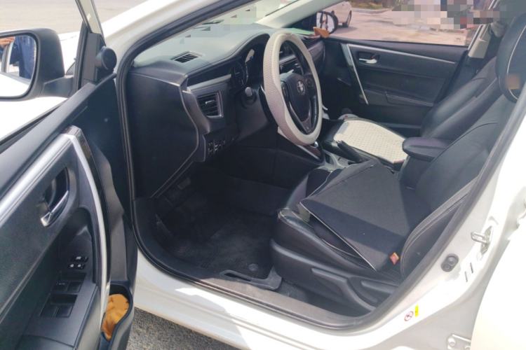 Used Toyota Corolla 2016 Dual-Engine 1.8L E-CVT Elite Edition