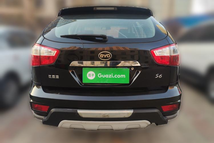 Used BYD S6 2013 Platinum Edition 2.0L Manual Luxury Model
