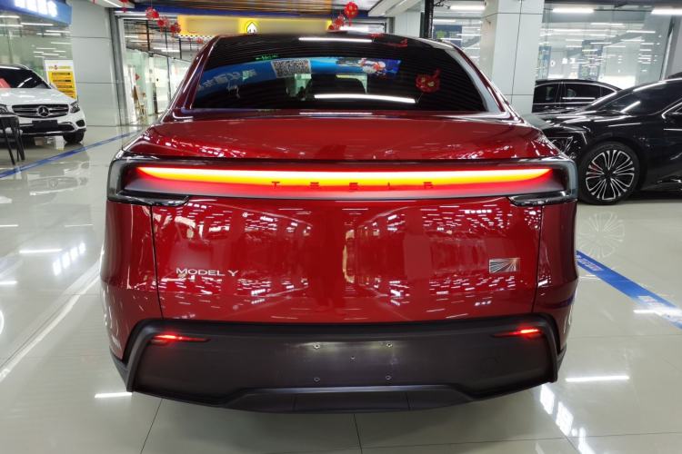 Used Tesla Model Y 2025 Rear-Wheel Drive First Edition