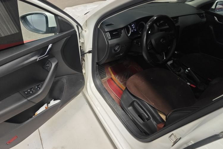 Used Skoda Octavia 2022 1.5L Automatic Comfort Edition Driver Seat