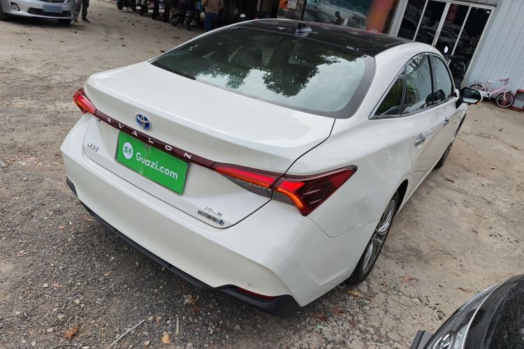 Used Toyota Avalon 2019 Dual-Engine 2.5L XLE Prestige Version China VI Standard
