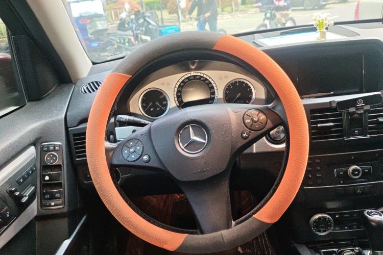 Used Mercedes-Benz GLK-Class 2011 GLK 300 4MATIC Luxury Model