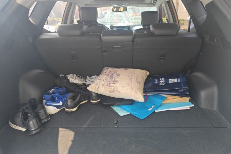 Used Hyundai Santa Fe 2013 2.4L Automatic Two-Wheel Drive Smart Version Trunk