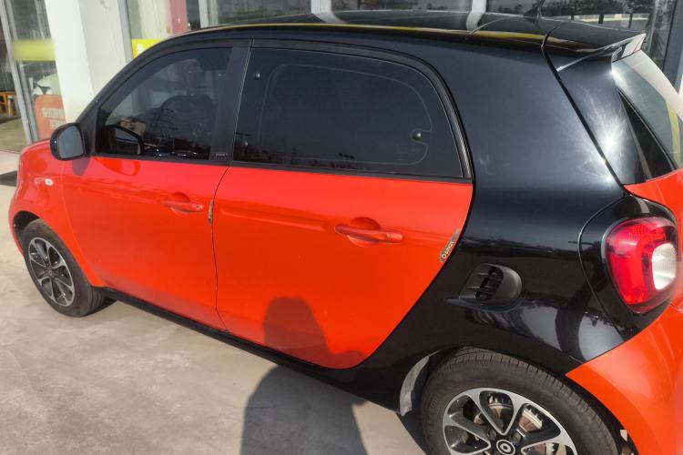 Used smart forfour 2016 1.0L 52 kW Passion Edition
