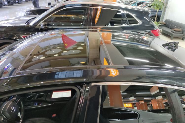 Used Toyota Avalon 2019 Dual-Engine 2.5L XLE Prestige Version China VI Standard