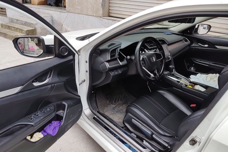 Used Honda Civic 2016 220TURBO CVT Luxury Edition Driver Seat