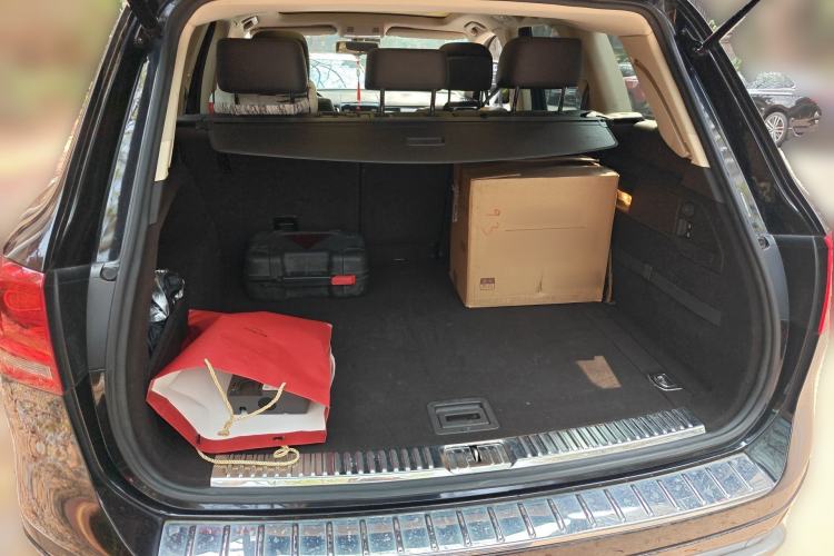 Used Volkswagen Touareg 2011 3.0 TSI Standard Version Trunk