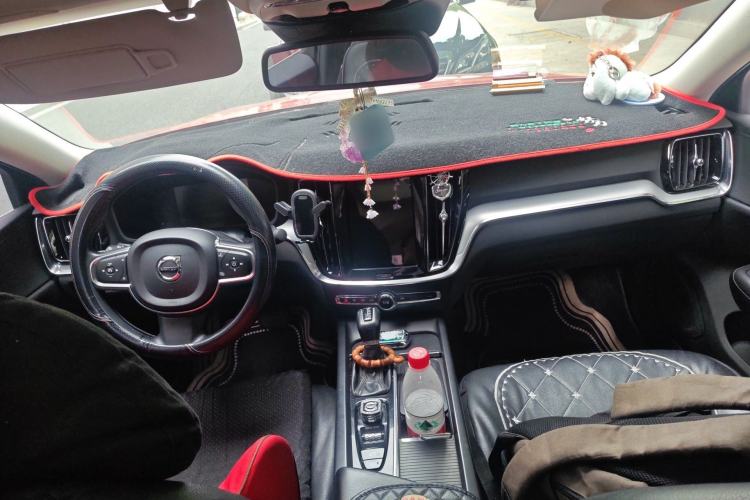 Used Volvo S60 2020 T4 Zhiyi Luxury Edition
