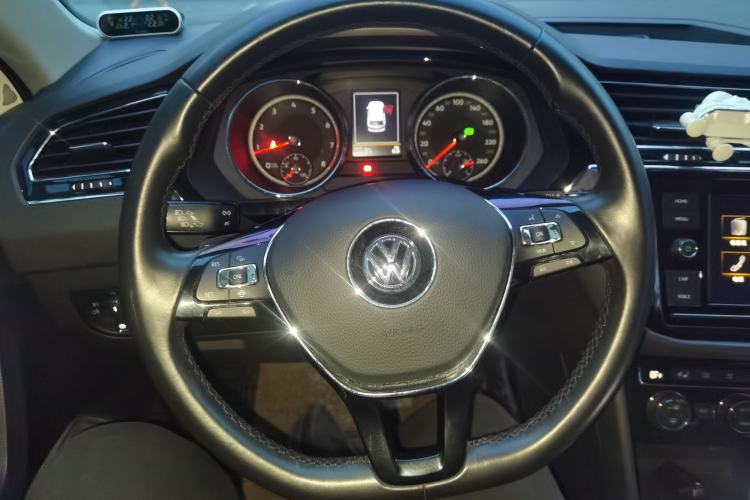 Used Volkswagen Tiguan L 2019 330TSI Automatic Two-Wheel Drive Smart Luxury Version China V Emission Standard