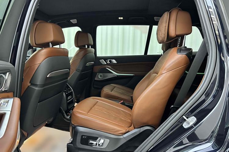Used BMW X7 2020 xDrive40i Luxury M Sport Package