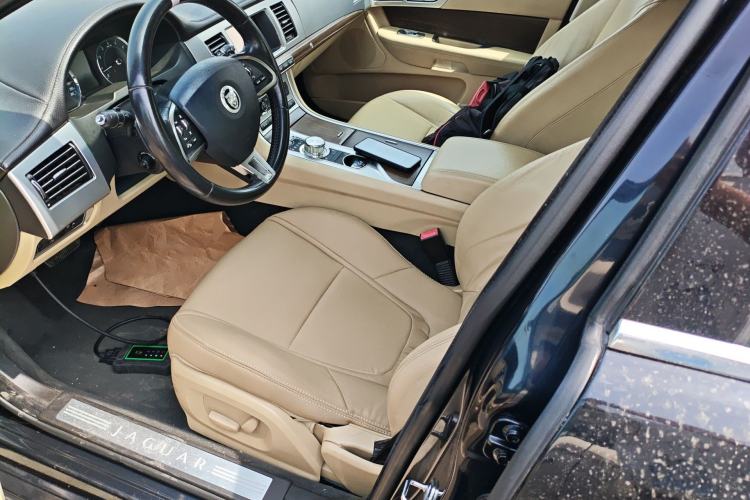 Used Jaguar XF 2009 XF 3.0L V6 Luxury Edition Left Front Seat