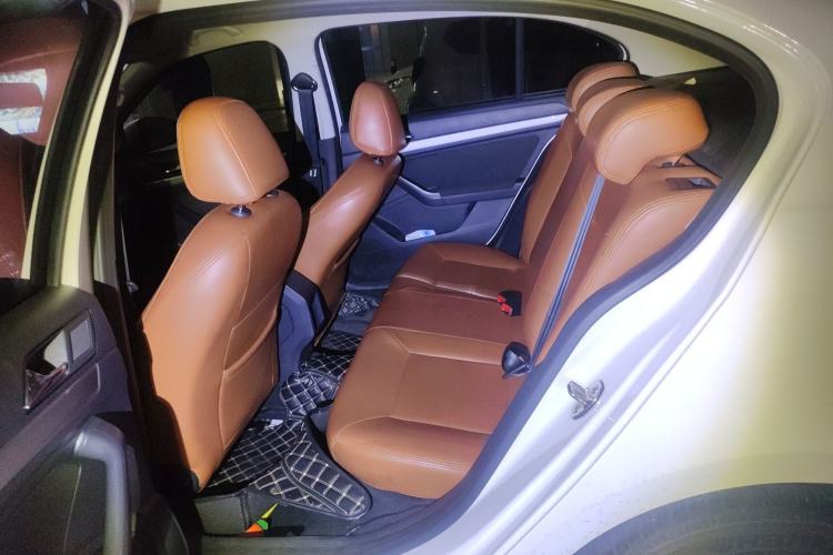 Used Volkswagen Lavida 2018 Classic 1.5L Automatic Fashion Edition China VI Standard Left Rear Seat