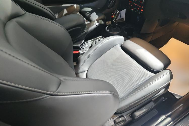 Used MINI MINI 2023 1.5T COOPER Artist