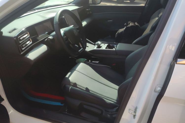 Used BYD Qin L 2025 DM-i Smart Drive 80KM Leading Model Left Front Seat