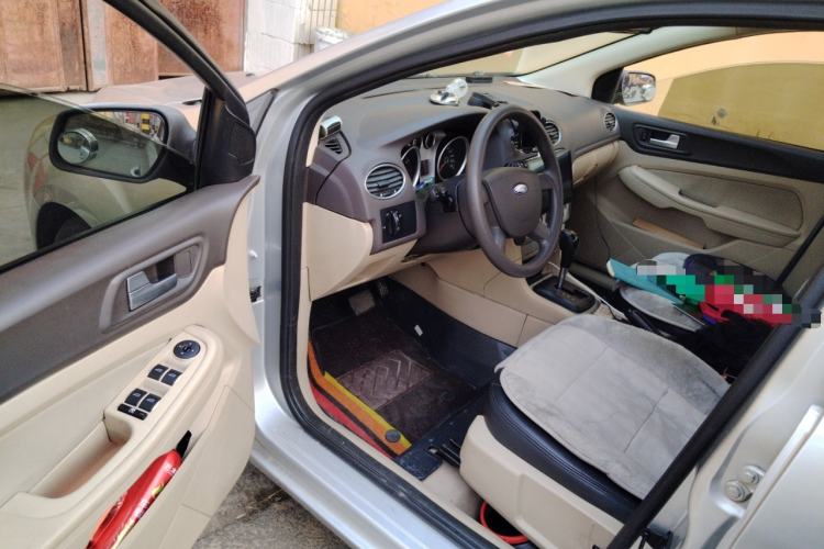 Used Ford Focus 2012 Sedan Classic 1.8L Automatic Base Model Driver Seat