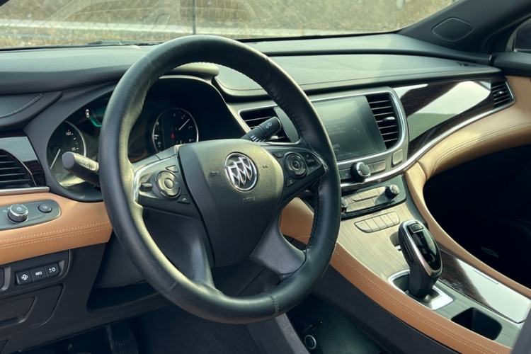 Used Buick LaCrosse 2018 28T Luxury Model
