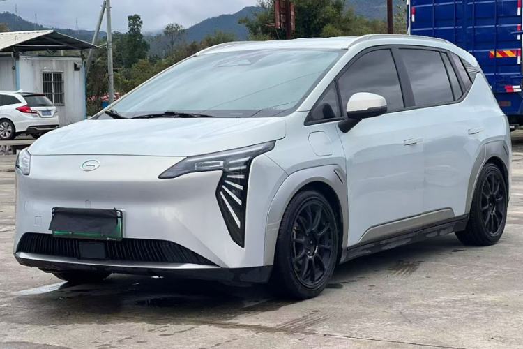 Used AION Y 2023 Younger