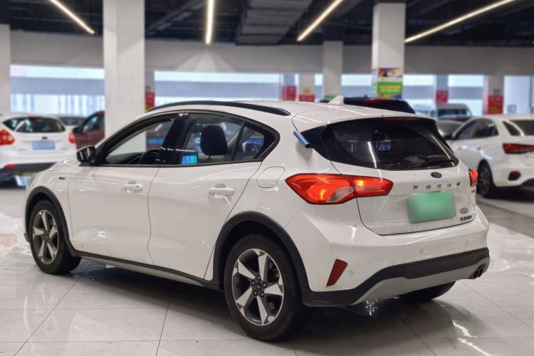 Used Ford Focus Active 2021 EcoBoost 180 Automatic Trendy Model Exterior 5