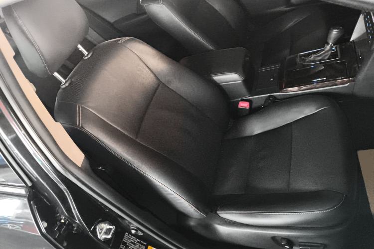 Used Toyota Camry 2016 2.0G 10th Anniversary Leading Edition Right Front Seat