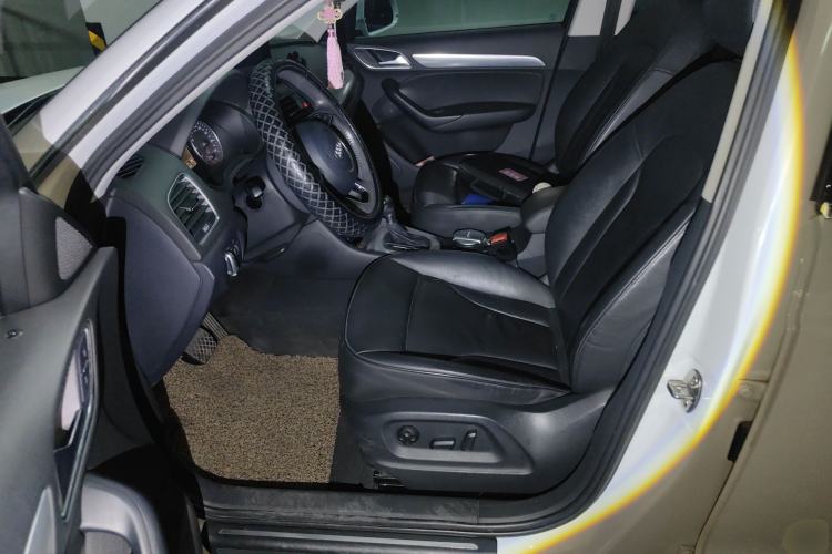 Used Audi Q3 2015 35 TFSI quattro Technology Edition Left Front Seat