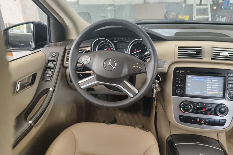 Used Mercedes-Benz R-Class 2011 R 300 L Business Model Steering Wheel