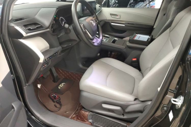 Used Toyota Granvia 2024 2.5L Hybrid Comfort Edition Interior 3